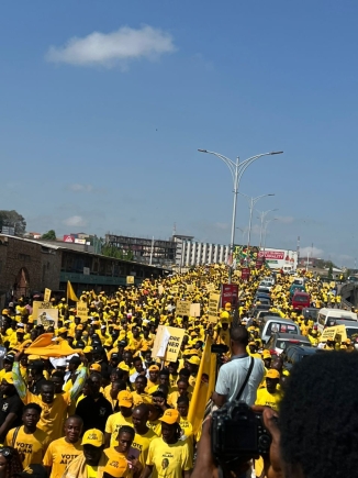 When Alan Kyerematen and wife stormed Kumasi Kejetia with the 'Afrafranto' dance