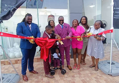 Dr. Curry's Dental Clinic expands to Ghana Dr. Curry's Dental Clinic expands to Ghana