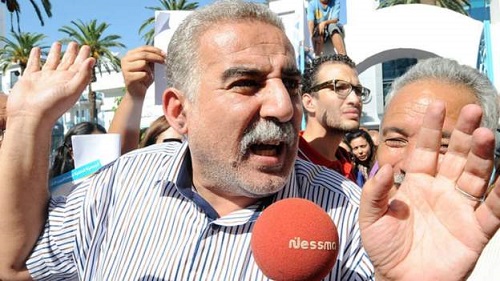 Zied el-Heni hosts a daily radio programme in Tunisia