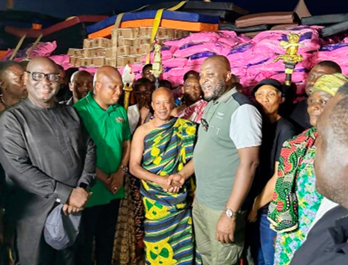 Ibrahim Mahama (right) presenting the items to Togbega Patamia Dzekley (2nd from right), while Samuel Ablakwa (2nd from left) and others look on Ibrahim Mahama (right) presenting the items to Togbega Patamia Dzekley (2nd from right), while Samuel Ablakwa (2nd from left) and others look on