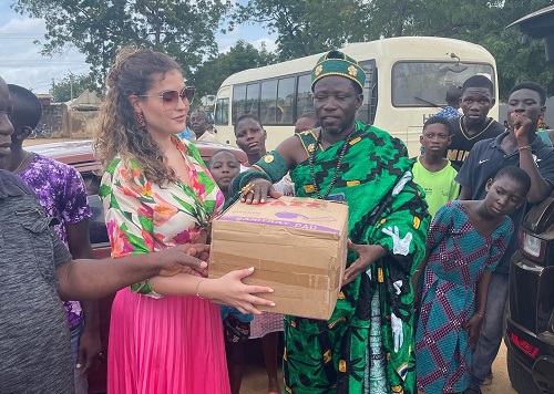 TV Host Shallie donates to flood victims in Mepe TV Host Shallie donates to flood victims in Mepe