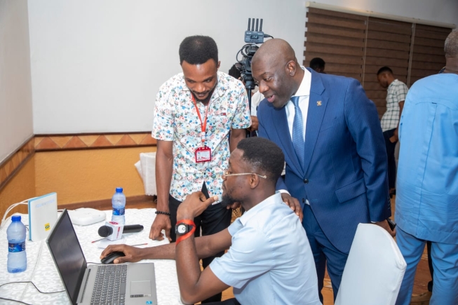 Graphic Archives goes digital [VIDEO &amp; PHOTOS]