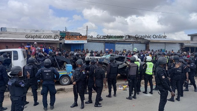Land guards clash with wood sellers at Taifa junction, one person feared dead [VIDEO]