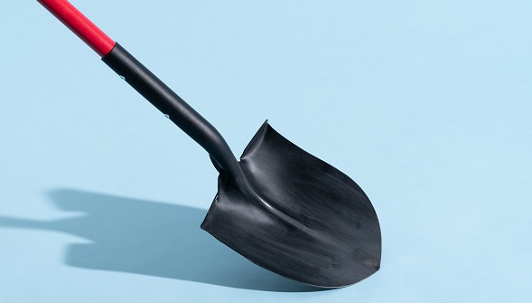 Security guard allegedly attacks man with shovel