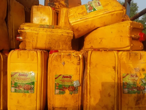 Former employee of Pizzaman signs bond for stealing cooking oil Former employee of Pizzaman signs bond for stealing cooking oil