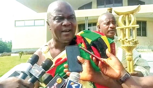 Odeefo Amoakwa Buadu VIII, President of the Central Regional House of Chiefs, speaking to jounalists after the meeting Odeefo Amoakwa Buadu VIII, President of the Central Regional House of Chiefs, speaking to jounalists after the meeting