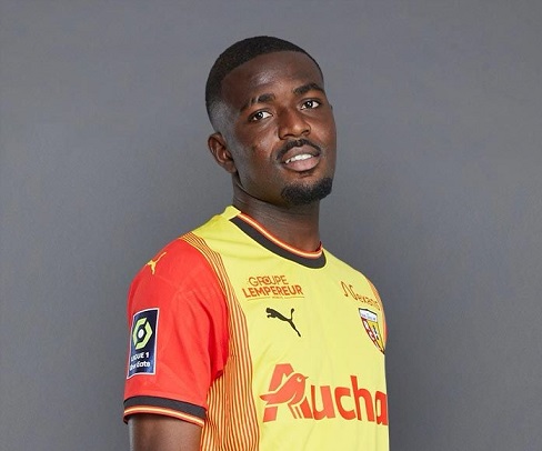 Footballer Abdul Salis Samed donates to muslims in Madina Footballer Abdul Salis Samed donates to muslims in Madina