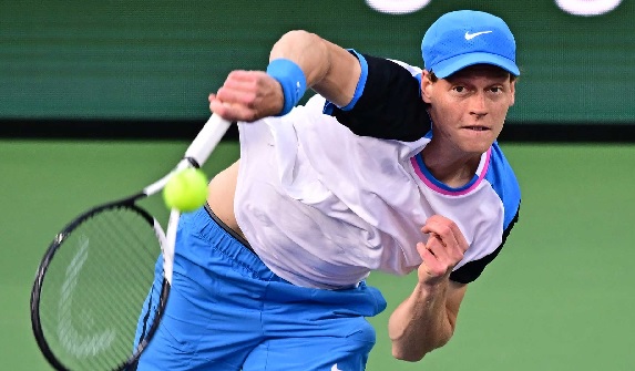 Jannik Sinner returns a shot during the final against Grigor Dimitrov Jannik Sinner returns a shot during the final against Grigor Dimitrov