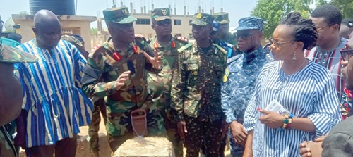 Major General Dr Emmanuel Kotia (2nd from left), explaining a point to Madam Salimata Dabal, Permanent Secretary, Boundary Borders, Burkina Faso, during the inspection of the boundaries in Paga Major General Dr Emmanuel Kotia (2nd from left), explaining a point to Madam Salimata Dabal, Permanent Secretary, Boundary Borders, Burkina Faso, during the inspection of the boundaries in Paga