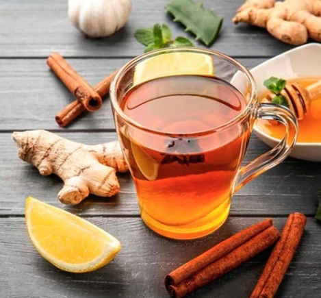 Combination of cloves, honey, garlic and cinnamon 