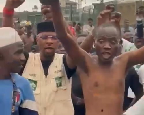 Nigeria: Man strips completely naked at #EndBadGovernance Protest ground