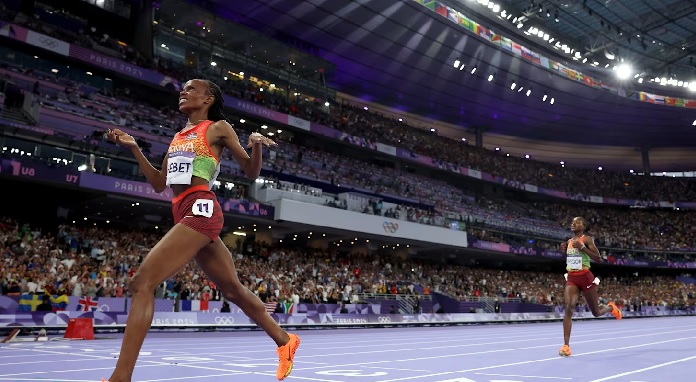 Kenya’s Beatrice Chebet wins maiden women’s 5,000m title Kenya’s Beatrice Chebet wins maiden women’s 5,000m title