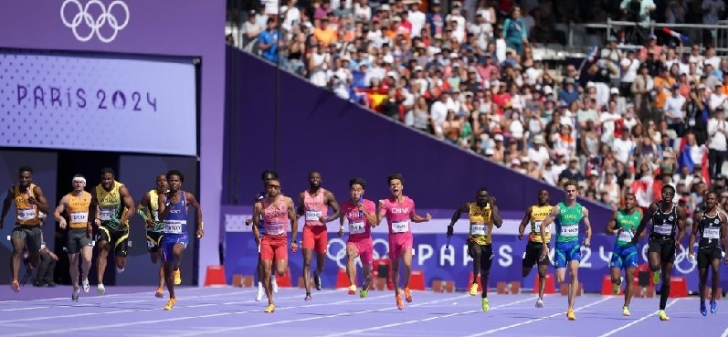Ghana's 4x100m relay team has been disqualified due to baton changeover issues Ghana's 4x100m relay team has been disqualified due to baton changeover issues