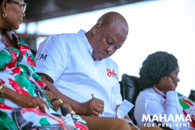 Mahama tells trainee nurses why he withdrew their allowances to create jobs for them [VIDEO]