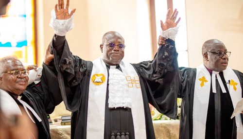 FLASHBACK: Rt Rev. Abraham Nana Opare Kwakye (left), Moderator of the Presbyterian Church of Ghana, being introduced by Rt. Rev Joseph Obiri Yeboah Mante, former Moderator, after the former’s election last year