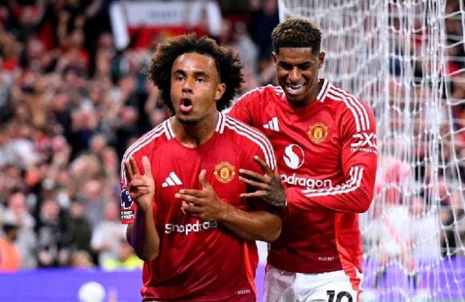 Zirkzee scores late winner on debut as Man United beat Fulham in season opener