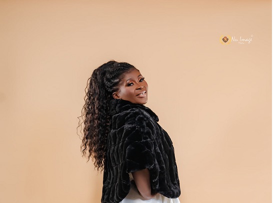 Esther Smith VIDEO - The gospel music scene isn't always holy, there are attacks- Esther Smith