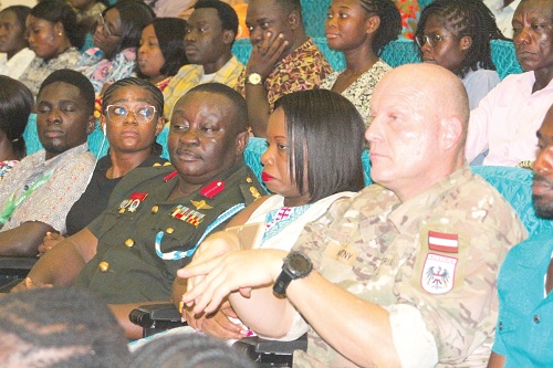 Participants in the forum 