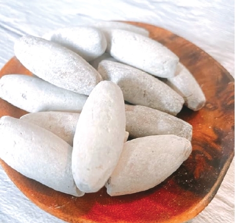 Ayilo: Lowers cholesterol, prevents cancer cell growth