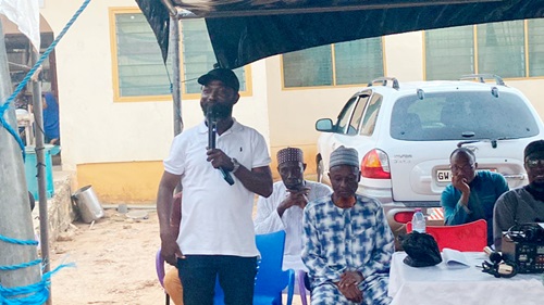 Alhaji Ismaela Ibrahim addressing the orphans