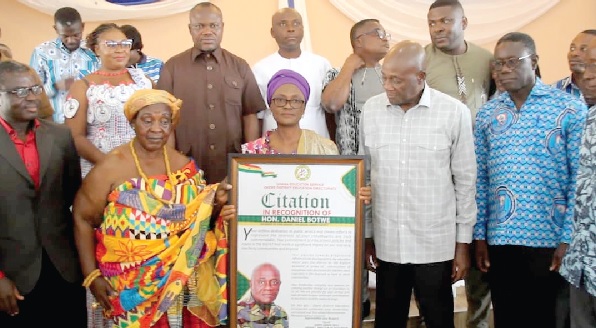 Owoabrempon Awo Abena Korama (2nd from left), queenmother of Adukrom and Akuapem Nifahemea, and Agnes Abban (middle), Okere District Director of Education, holding the plaque. With them include Dan Botwe (2nd from right), MP for Okere. Owoabrempon Awo Abena Korama (2nd from left), queenmother of Adukrom and Akuapem Nifahemea, and Agnes Abban (middle), Okere District Director of Education, holding the plaque. With them include Dan Botwe (2nd from right), MP for Okere.