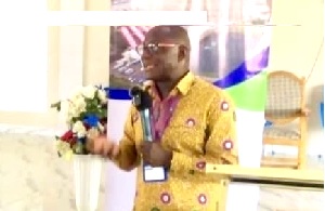 Benjamin Sackey, Director of Environment and Sustainable Development of VRA, addressing the participants in the programme