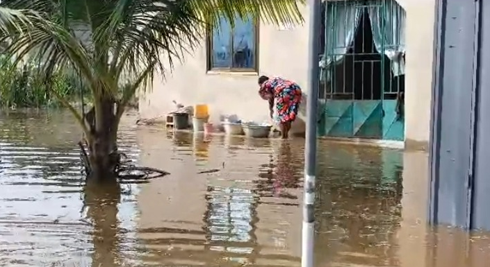 Okyereko bridge overtopped: About 150 people displaced, 70 houses submerged