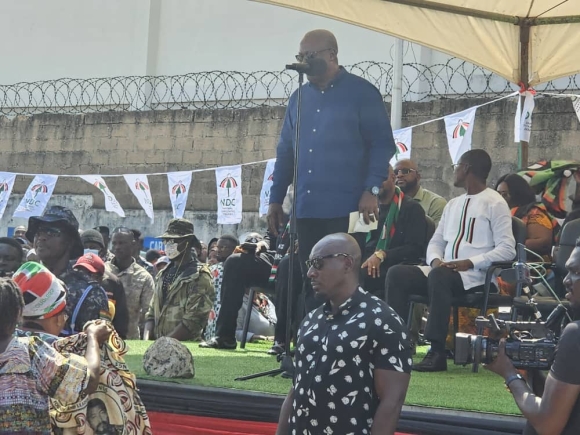 Mahama to exempt canoe and artisanal fishers from  'closed season'  ban [VIDEO]