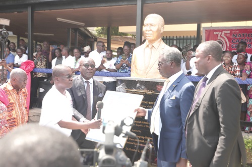 Dr Darius Osei (3rd from left), Special Advisor to the Minister of Health, and Dr Ekow Entsua-Mensah (2nd from left), Director, National Cardiothoracic Centre, presenting a citation to Prof. Kwabena Frimpong-Boateng (2nd from right), Founder of the Centre, at the event. Looking on are Dr Opoku Ware Ampomah (right), Chief Executive Officer, KBTH, and Dr David Nkansa-Dwamena (left), Board Chairman, KBTH.Picture: EDNA SALVO-KOTEY 