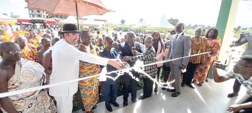 he new Eastern Regional Office complex of the Audit Service. Inset: Seth Kwame Acheampong (2nd from right), Eastern Regional Minister, being assisted by Johnson Akuamoah Asiedu (right), Auditor-General; Daniel Krull (2nd from left), German Ambassador to Ghana, and Daasebre Kwaku Boateng III (3rd from left), Omanhene of New Juaben, to inaugurate the facility