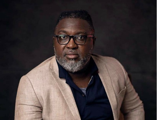 Music producer Hammer Sarkodie has transformed into English rapper because rapping in Twi will limit his international appeal, says Hammer