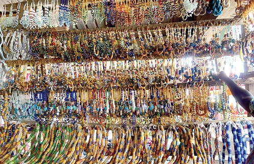  Neck beads