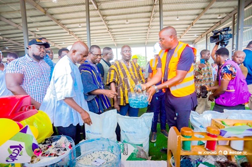 Seth Ansah (right), Head of Marketing, Accra Compost and Recycling Plant, demonstrating the recycling processes of the plant to Dr Mahamudu Bawumia (2nd from right), Dr Joseph Siaw Agyepong,  and Stephen Yakubu (2nd from left), Upper West Regional Minister Seth Ansah (right), Head of Marketing, Accra Compost and Recycling Plant, demonstrating the recycling processes of the plant to Dr Mahamudu Bawumia (2nd from right), Dr Joseph Siaw Agyepong,  and Stephen Yakubu (2nd from left), Upper West Regional Minister