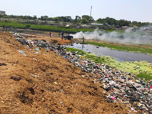 It is pollution galore as dealers in scrap metal besiege the Odaw drain at Agbogbloshie