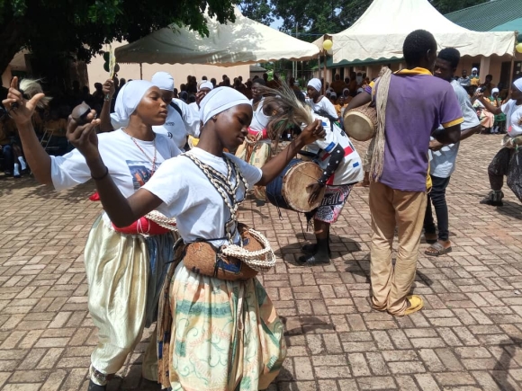 The Jara dance being performed during a workshop