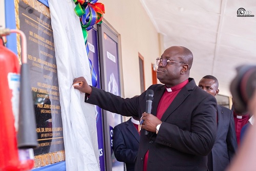 Rt Rev. Dr Abraham Nana Opare-Kwakye, the Chancellor of PUG, unveiling a plaque at the ceremony to open the lab Rt Rev. Dr Abraham Nana Opare-Kwakye, the Chancellor of PUG, unveiling a plaque at the ceremony to open the lab