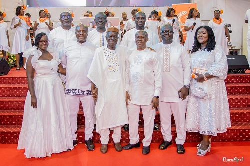 Kwame Osei-Prempeh (4th from right), the outgoing Group CEO of GOIL Plc,  and some management members of GOIL at the farewell service
