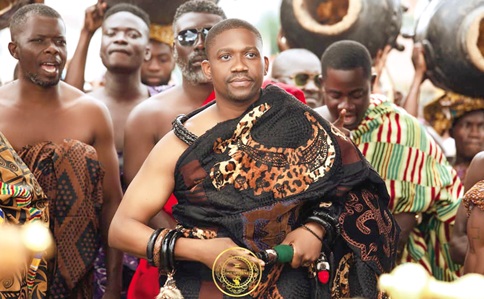 Oseadeeyo Kwasi Akuffo III arriving at a function