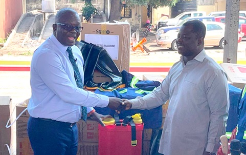 Dr Bryan Acheampong (left), Minister of Food and Agriculture, in a handshake with Kofi Baah Agyepong, Chief Executive Officer of the YEA, after handing over the starter packs Dr Bryan Acheampong (left), Minister of Food and Agriculture, in a handshake with Kofi Baah Agyepong, Chief Executive Officer of the YEA, after handing over the starter packs
