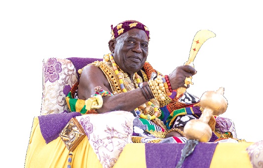 Osabarimba Kwesi Atta II, Oguaamanhen, carried aloft in his palanquin
