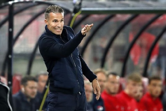 Robin van Persie’s Heerenveen was annihilated by AZ Alkmaar Robin van Persie’s Heerenveen was annihilated by AZ Alkmaar