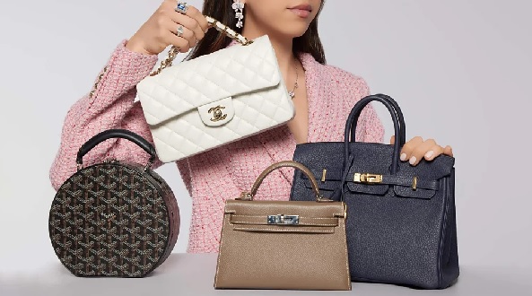 Sotheby's in London has just opened a luxury pop-up salon, auctioning pieces by Hermès, Rolex and Cartier (Credit: Courtesy of Sotheby's) Sotheby's in London has just opened a luxury pop-up salon, auctioning pieces by Hermès, Rolex and Cartier (Credit: Courtesy of Sotheby's)