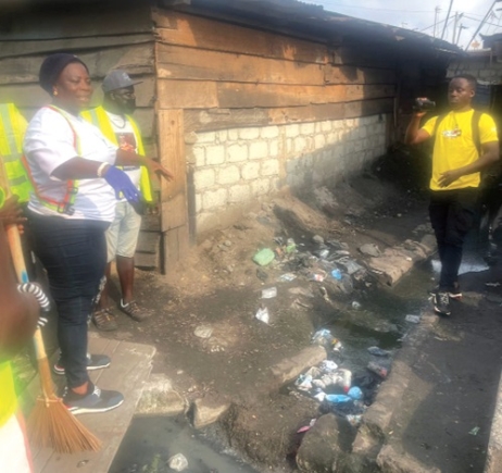 Naa Okaikar Adeagba I, Korle Woko and Agbogbloshie Noyaa Manye, leading cleanup activities Naa Okaikar Adeagba I, Korle Woko and Agbogbloshie Noyaa Manye, leading cleanup activities