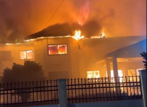 Fire guts Accra Tourist Information Centre - GNFS contain blaze, no casualties reported
