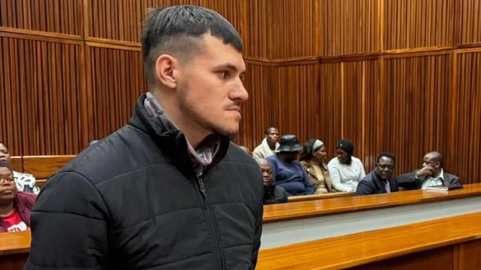 Adrian de Wet says he was under duress to feed the two women to pigs Adrian de Wet says he was under duress to feed the two women to pigs