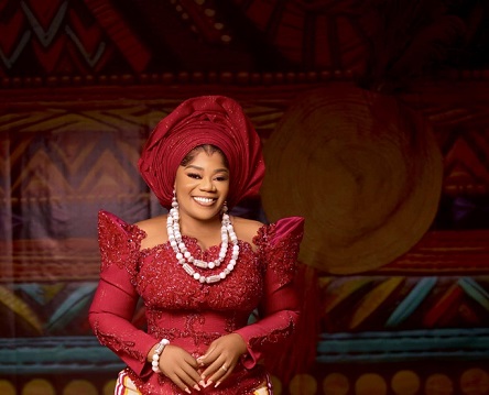 Piesie Esther God loves glamorous look –Piesie Esther on branding