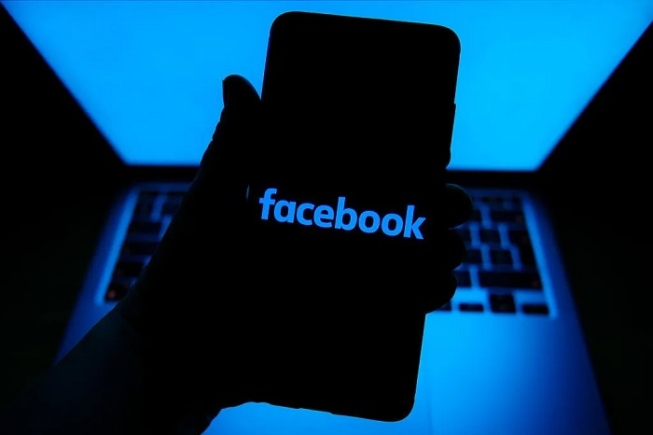 Anger in Italy over non-consensual photos of women shared online