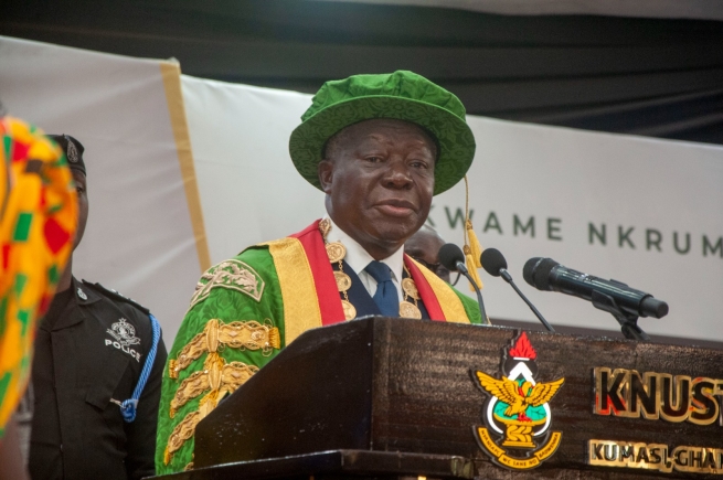 Provide KNUST financial clearance to recruit more staff - Asantehene urges govt