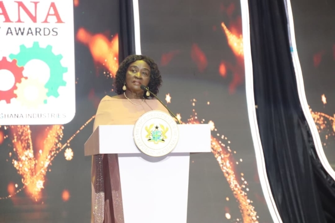 Prof. Naana Jane Opoku-Agyemang (middle), Vice-President, with Elizabeth Ofosu-Adjare (2nd from left), Minister of Trade, Agribusiness and Industry; Dr Nora Bannerman-Abbott (left), Chairperson, AGI Awards Planning Committee, and Dr Humphrey Ayim Darke (2nd from right), outgoing President, AGI, at the 14th Ghana Industry and Quality Awards