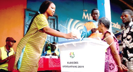 A voter exercising her franchise in the recent Guinea-Bissau presidential elections